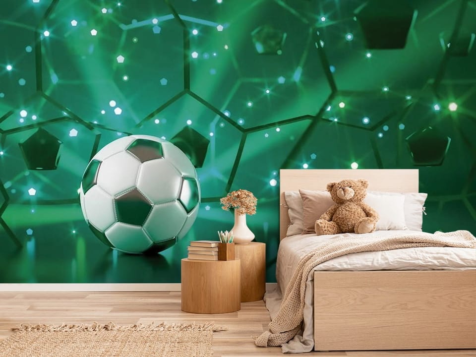 Fototapeta z piłką nożną na tle zielonych geometrycznych wzorów - pokój nastolatka w beżowych kolorach