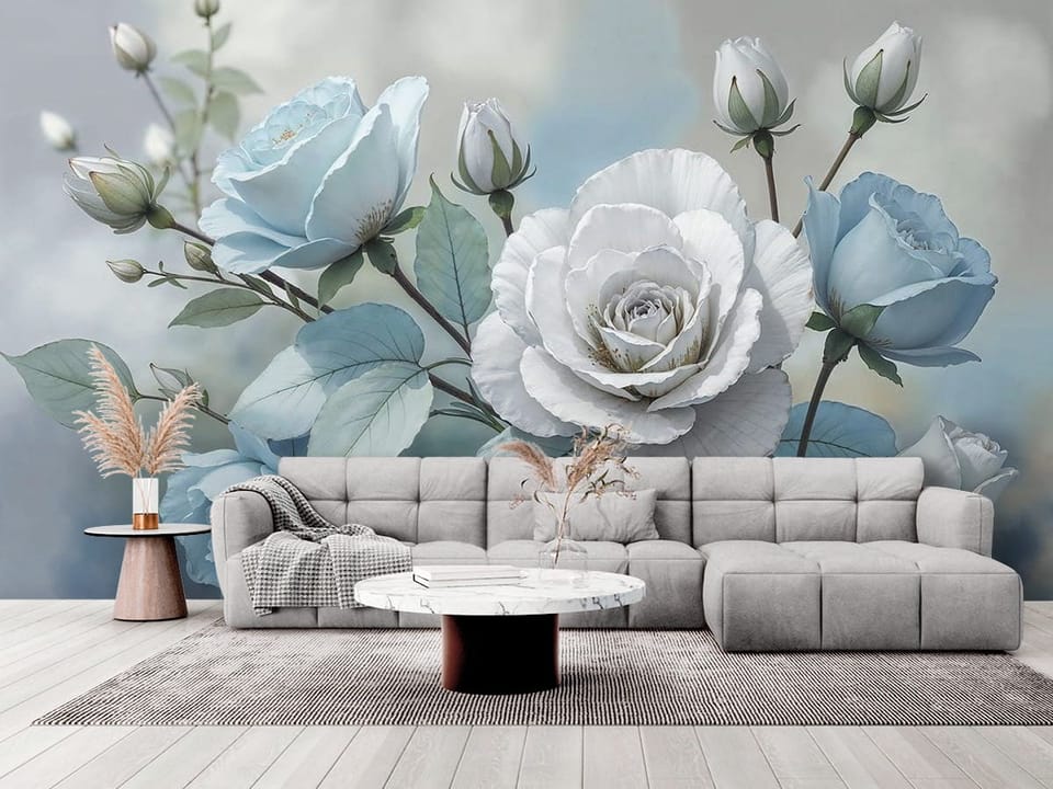Fototapeta z bukietem niebieskich i białych róż, zielone liście i rozmyte tło - elegancki salon w stylu minimalistycznym
