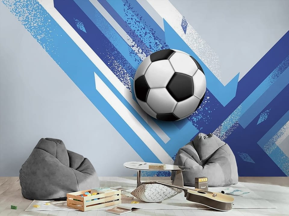 Fototapeta z piłką nożną na geometrycznym tle w odcieniach niebieskiego - inspiracja do pokoju nastolatka